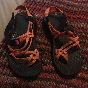 Women’s chaco zx2 sandals with toe straps
